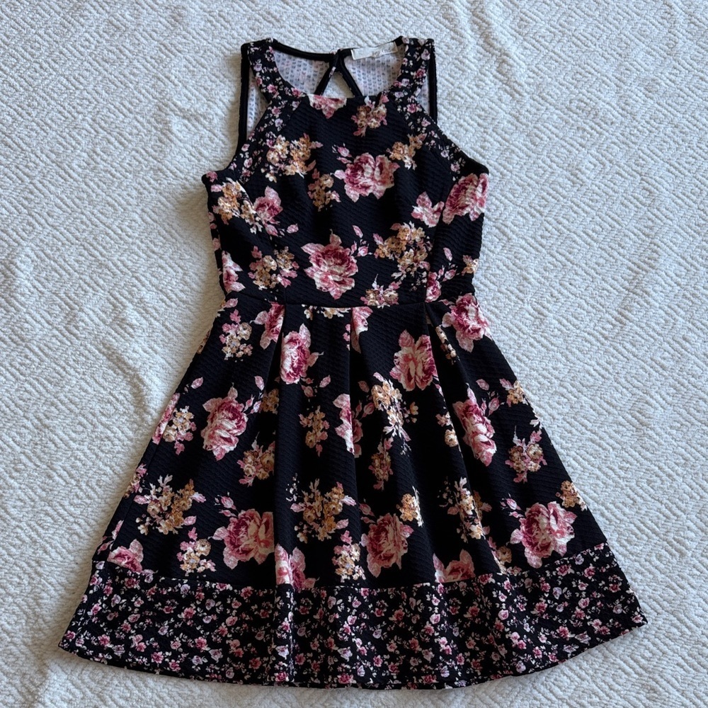 Rewind Sleeveless Floral Black Dress Elegant & Comfortable Sz XS